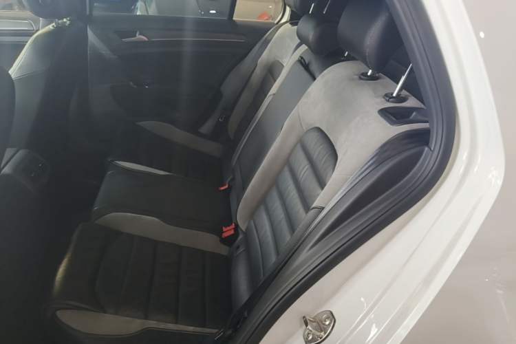 Used Volkswagen Golf 2016 1.4TSI Automatic R-Line Left Rear Seat