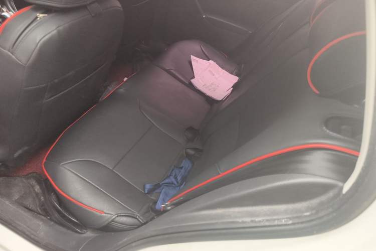 Used Volkswagen Golf 2016 230TSI Automatic Comfort Version Left Rear Seat