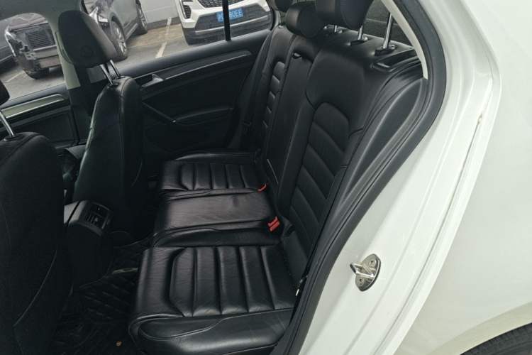 Used Volkswagen Golf 2016 230TSI Automatic Luxury Version Left Rear Seat