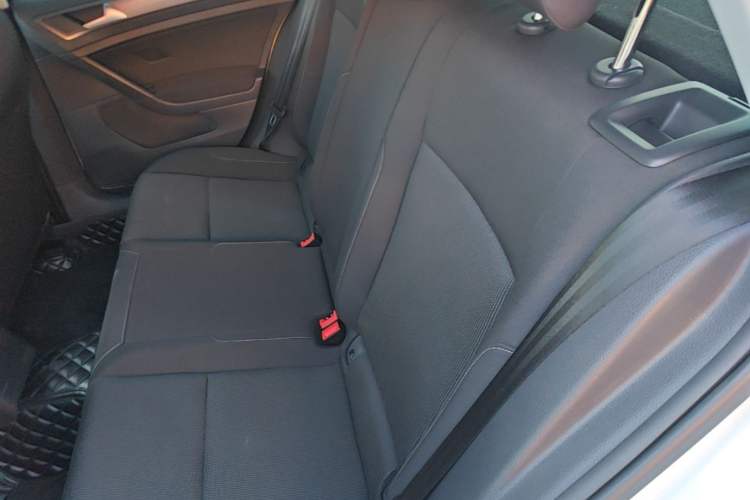 Used Volkswagen Golf 2016 1.6L Automatic Fashion Model Left Rear Seat