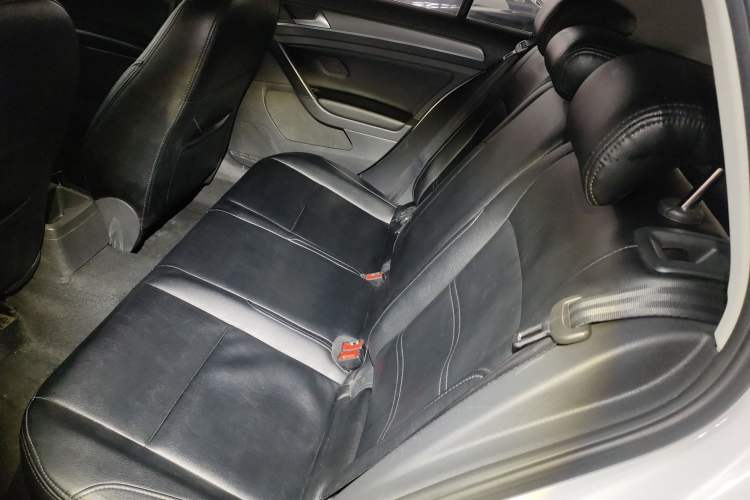 Used Volkswagen Golf 2016 1.6L Automatic Fashion Model Left Rear Seat