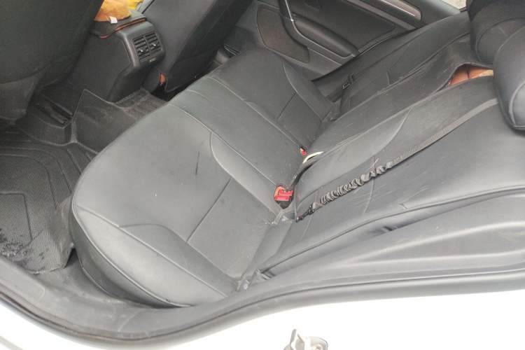 Used Volkswagen Golf 2016 230TSI Automatic Comfort Version Left Rear Seat