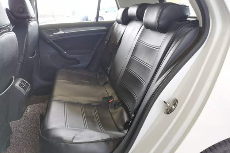 Used Volkswagen Golf 2016 1.6L Automatic Comfort Model Left Rear Seat