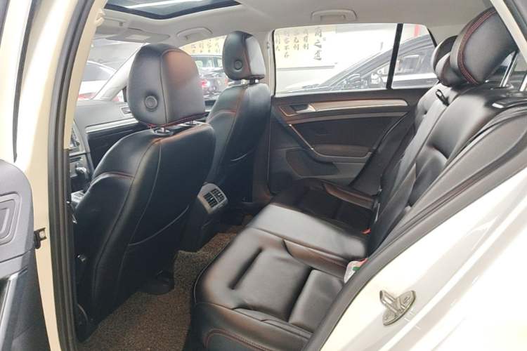 Used Volkswagen Golf 2016 1.6L Automatic Comfort Model Left Rear Seat