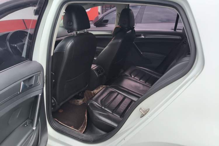 Used Volkswagen Golf 2016 230TSI Automatic Comfort Version Left Rear Seat