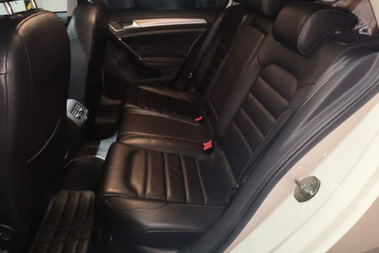 Used Volkswagen Golf 2016 230TSI Automatic Luxury Version Left Rear Seat