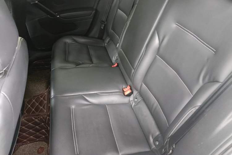 Used Volkswagen Golf 2016 1.6L Automatic Comfort Model Left Rear Seat