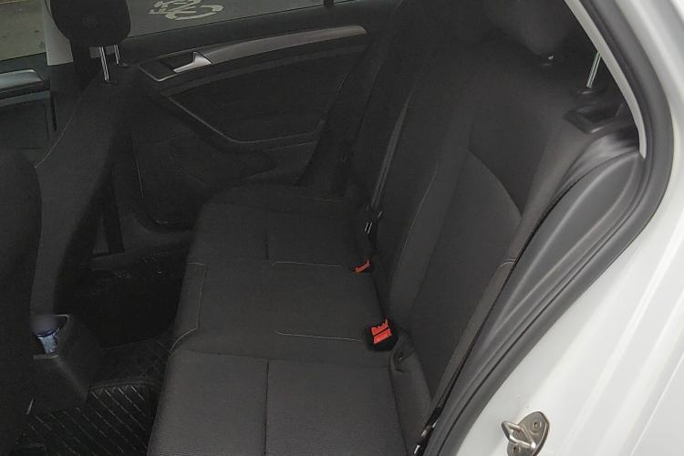 Used Volkswagen Golf 2016 1.6L Automatic Fashion Model Left Rear Seat