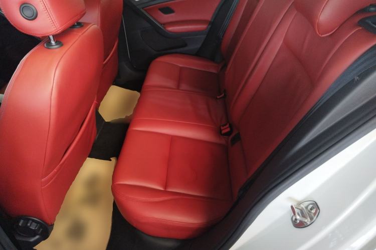 Used Volkswagen Golf 2016 1.6L Automatic Fashion Model Left Rear Seat