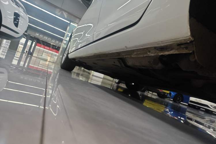 Used Volkswagen Golf 2016 1.6L Automatic Comfort Model Left Side Sill
