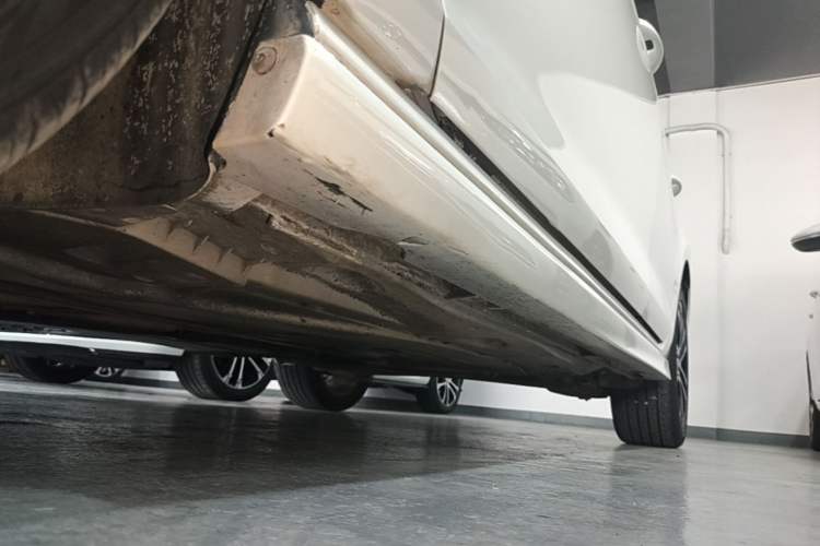 Used Volkswagen Golf 2016 1.4TSI Automatic R-Line Left Side Sill