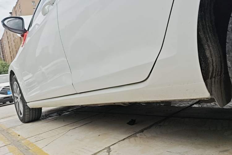 Used Volkswagen Golf 2016 230TSI Automatic Luxury Version Left Side Sill