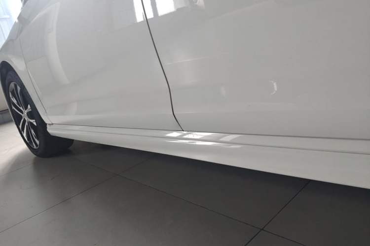 Used Volkswagen Golf 2016 1.4TSI Automatic R-Line Left Side Sill