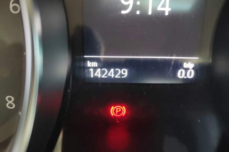 Used Volkswagen Golf 2016 1.6L Automatic Comfort Model Odometer Close Up