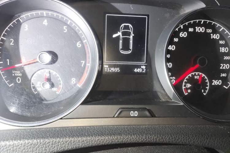 Used Volkswagen Golf 2016 230TSI Automatic Comfort Version Odometer Close Up