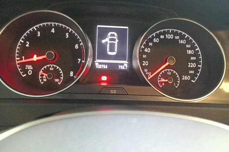 Used Volkswagen Golf 2016 230TSI Automatic Comfort Version Odometer Close Up