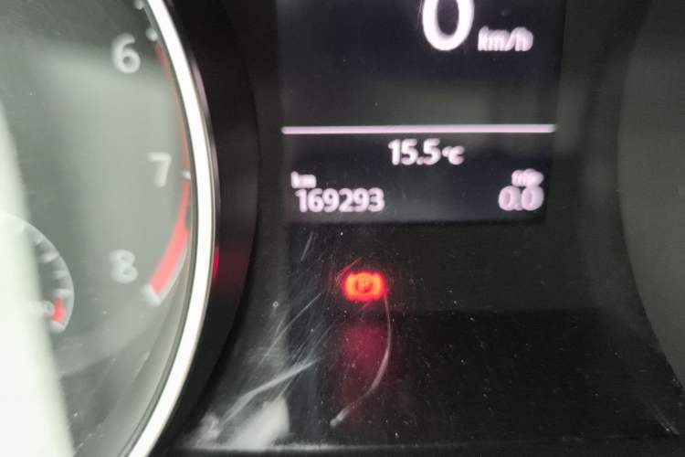 Used Volkswagen Golf 2016 1.6L Automatic Comfort Model Odometer Close Up