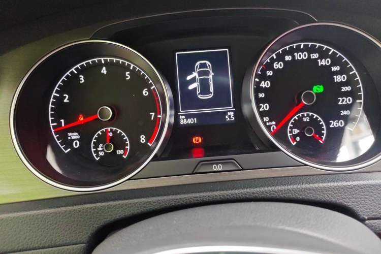 Used Volkswagen Golf 2016 230TSI Automatic Luxury Version Odometer Close Up