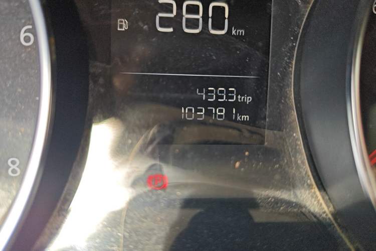 Used Volkswagen Golf 2016 1.6L Manual Fashion Edition Odometer Close Up