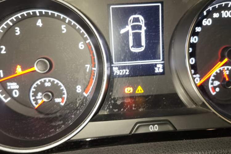 Used Volkswagen Golf 2016 1.4TSI Automatic R-Line Odometer Close Up