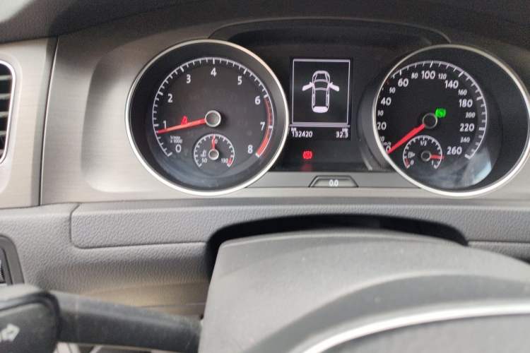 Used Volkswagen Golf 2016 230TSI Automatic Luxury Version Odometer Close Up