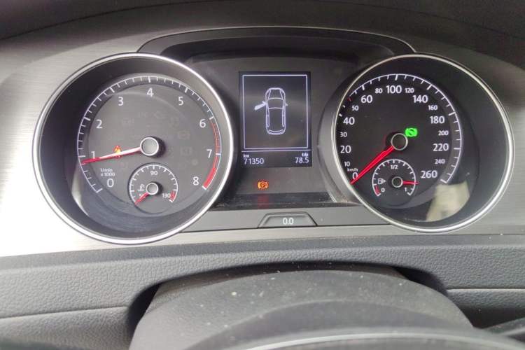 Used Volkswagen Golf 2016 230TSI Automatic Luxury Version Odometer Close Up