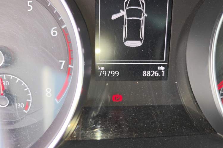 Used Volkswagen Golf 2016 230TSI Automatic Comfort Version Odometer Close Up