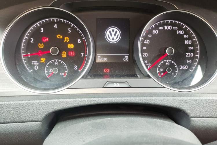 Used Volkswagen Golf 2016 230TSI Automatic Luxury Version Odometer Close Up