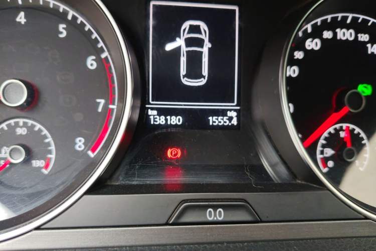 Used Volkswagen Golf 2016 1.6L Automatic Comfort Model Odometer Close Up