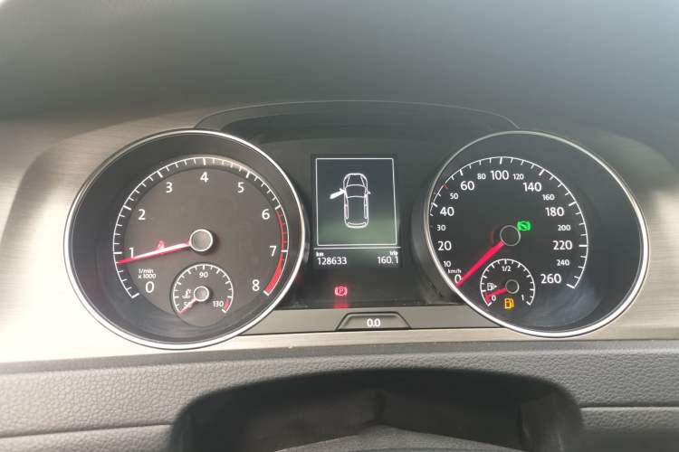 Used Volkswagen Golf 2016 230TSI Automatic Luxury Version Odometer Close Up
