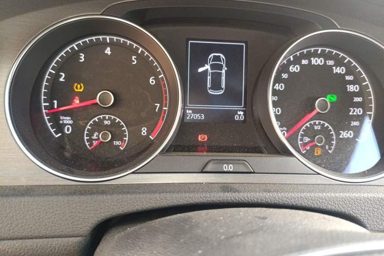 Used Volkswagen Golf 2016 230TSI Automatic Comfort Version Odometer Close Up