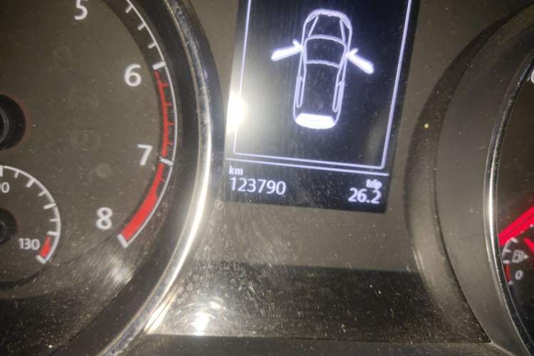 Used Volkswagen Golf 2016 230TSI Automatic Comfort Version Odometer Close Up