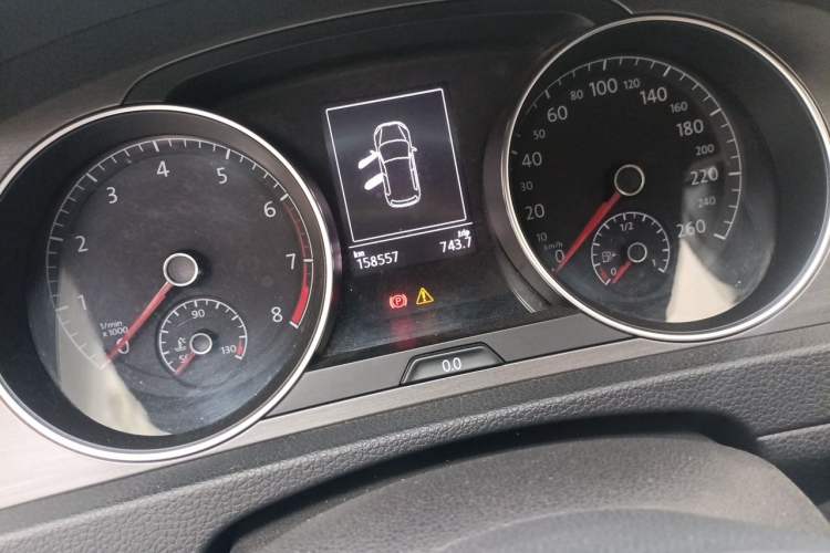 Used Volkswagen Golf 2016 230TSI Automatic Luxury Version Odometer Close Up