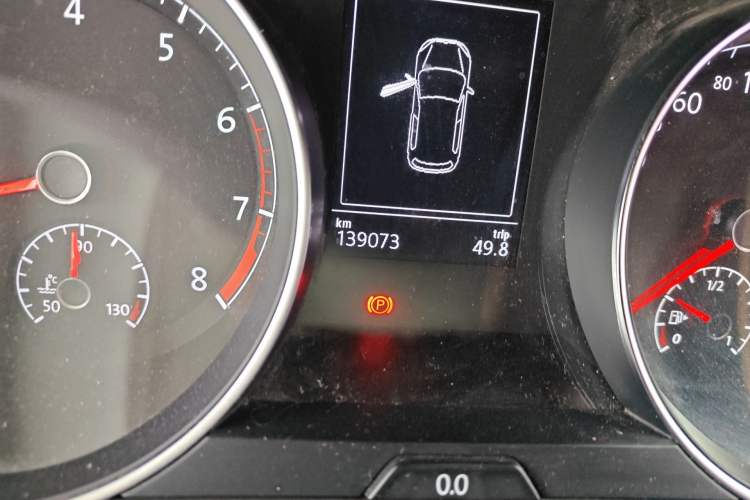Used Volkswagen Golf 2016 230TSI Automatic Luxury Version Odometer Close Up