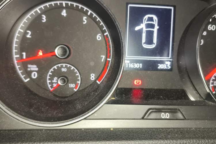 Used Volkswagen Golf 2016 1.6L Automatic Comfort Model Odometer Close Up
