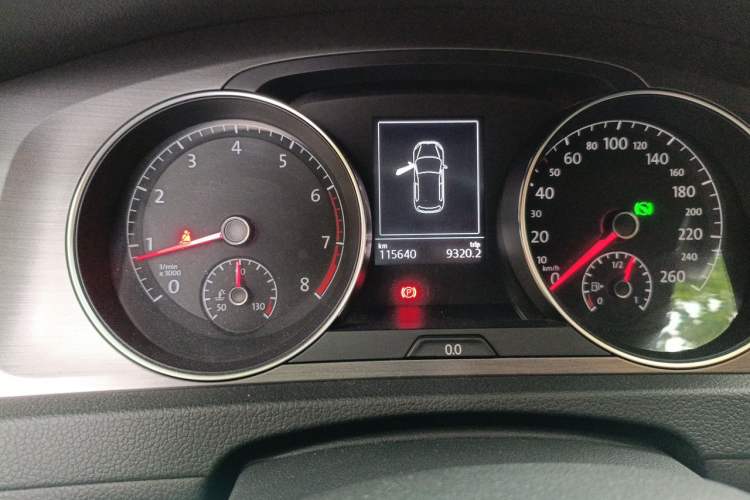 Used Volkswagen Golf 2016 230TSI Automatic Comfort Version Odometer Close Up