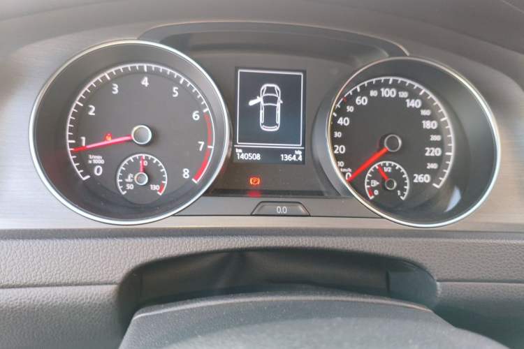Used Volkswagen Golf 2016 230TSI Automatic Comfort Version Odometer Close Up