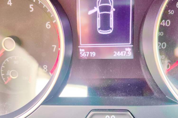 Used Volkswagen Golf 2016 230TSI Automatic Comfort Version Odometer Close Up