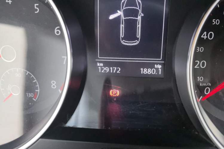 Used Volkswagen Golf 2016 230TSI Automatic Luxury Version Odometer Close Up