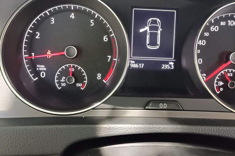 Used Volkswagen Golf 2016 230TSI Automatic Luxury Version Odometer Close Up