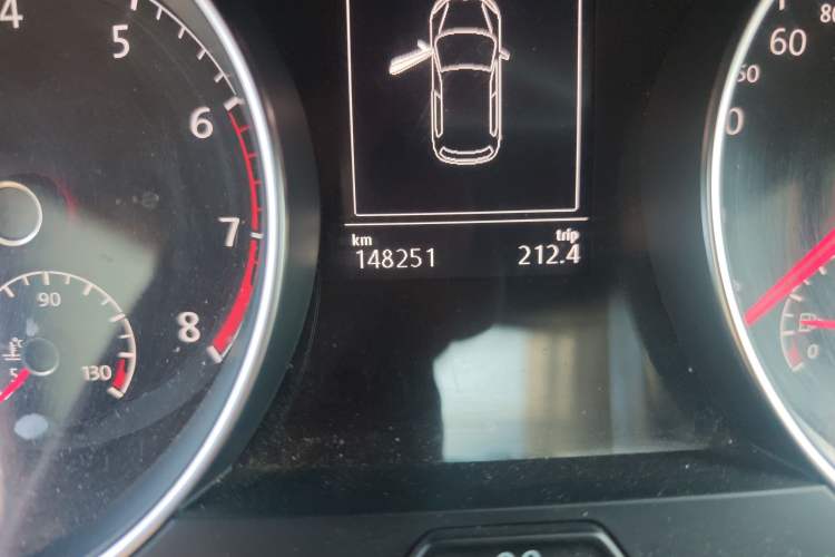 Used Volkswagen Golf 2016 230TSI Automatic Comfort Version Odometer Close Up