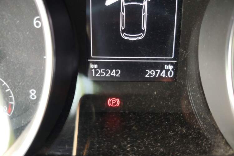 Used Volkswagen Golf 2016 1.4TSI Automatic R-Line Odometer Close Up