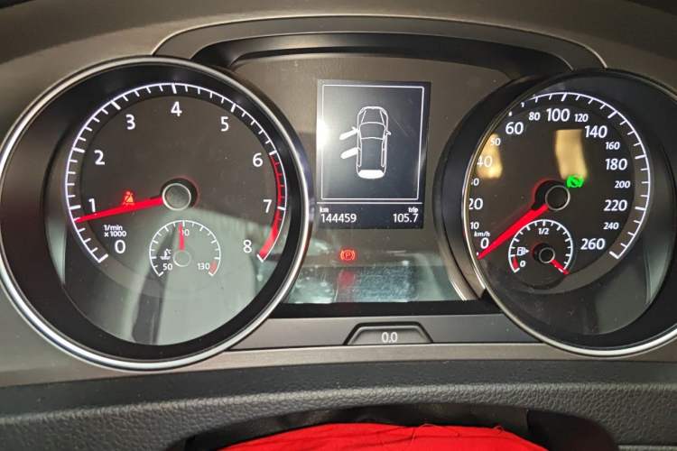 Used Volkswagen Golf 2016 230TSI Automatic Luxury Version Odometer Close Up