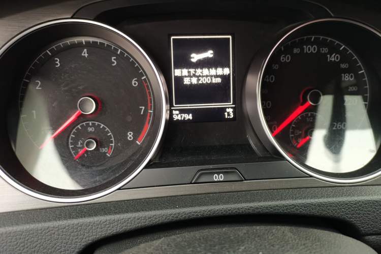 Used Volkswagen Golf 2016 230TSI Automatic Comfort Version Odometer Close Up