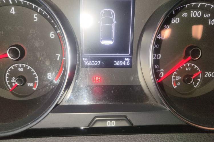 Used Volkswagen Golf 2016 1.4TSI Automatic R-Line Odometer Close Up