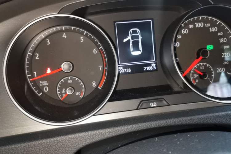 Used Volkswagen Golf 2016 230TSI Automatic Luxury Version Odometer Close Up
