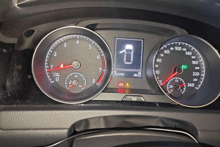 Used Volkswagen Golf 2016 1.4TSI Automatic R-Line Odometer Close Up