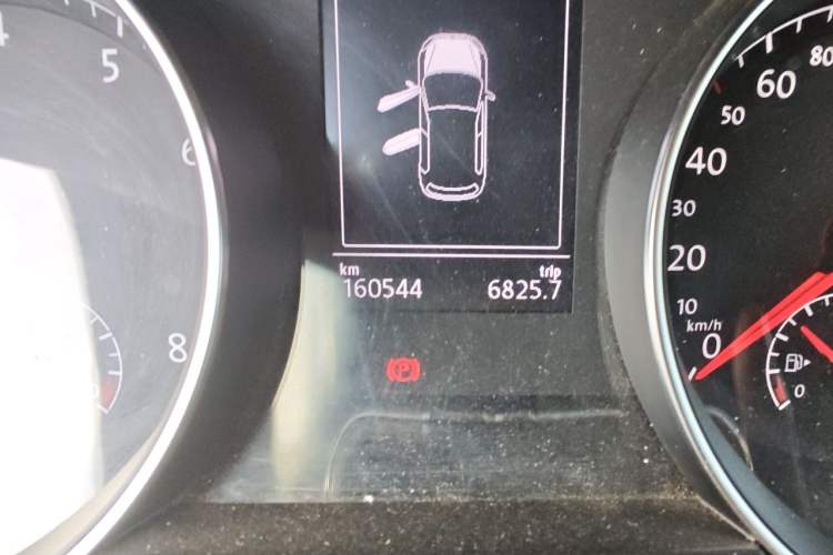 Used Volkswagen Golf 2016 1.4TSI Automatic R-Line Odometer Close Up