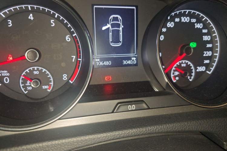 Used Volkswagen Golf 2016 230TSI Automatic Comfort Version Odometer Close Up