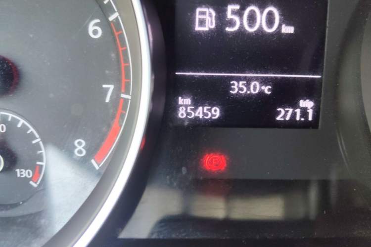 Used Volkswagen Golf 2016 230TSI Automatic Comfort Version Odometer Close Up